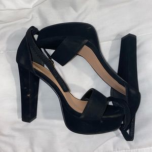 Black Heels 🖤